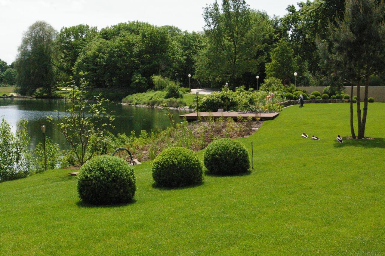 Lago Hotel & Restaurant Am See Улм Екстериор снимка