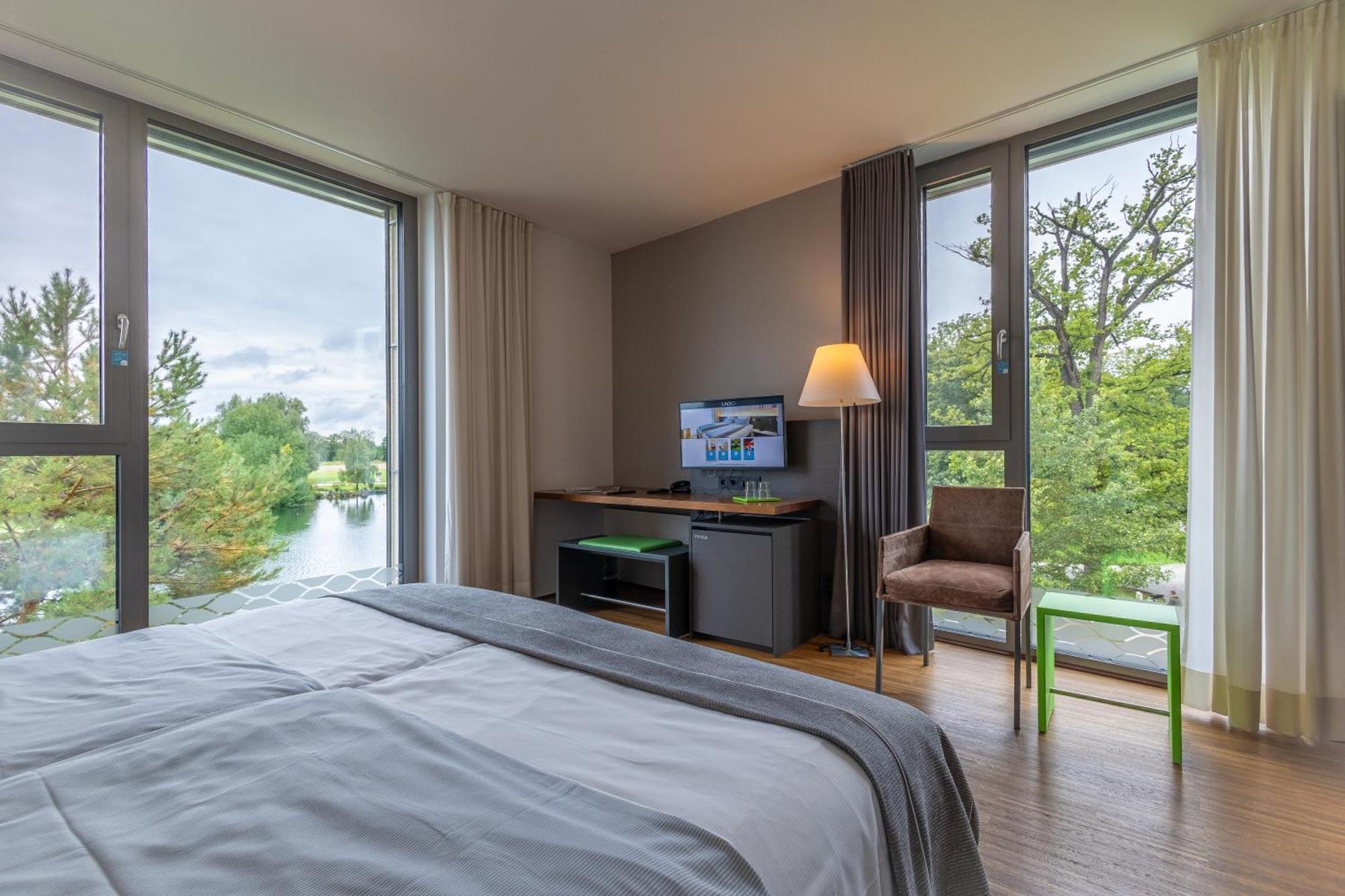 Lago Hotel & Restaurant Am See Улм Екстериор снимка